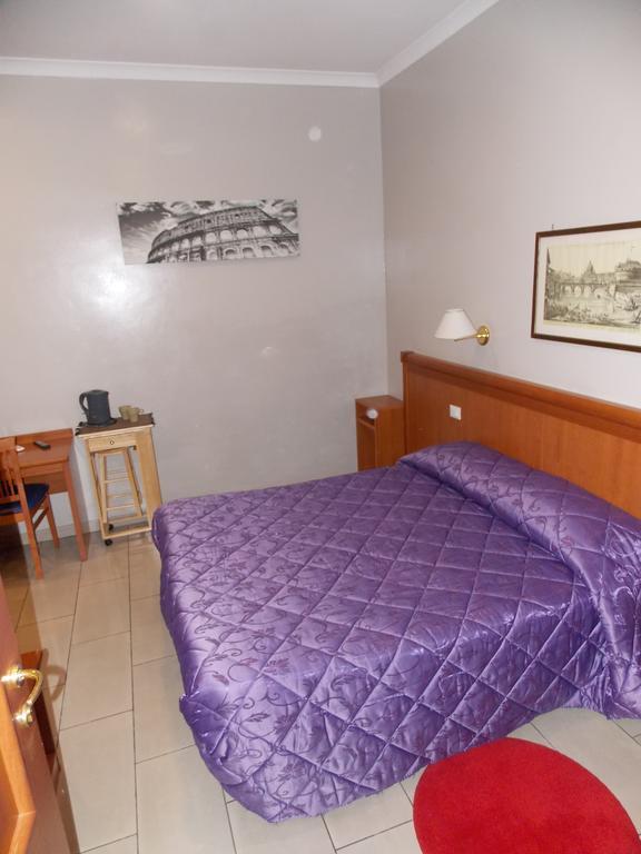 Hotel Domus Roxy Roma Esterno foto