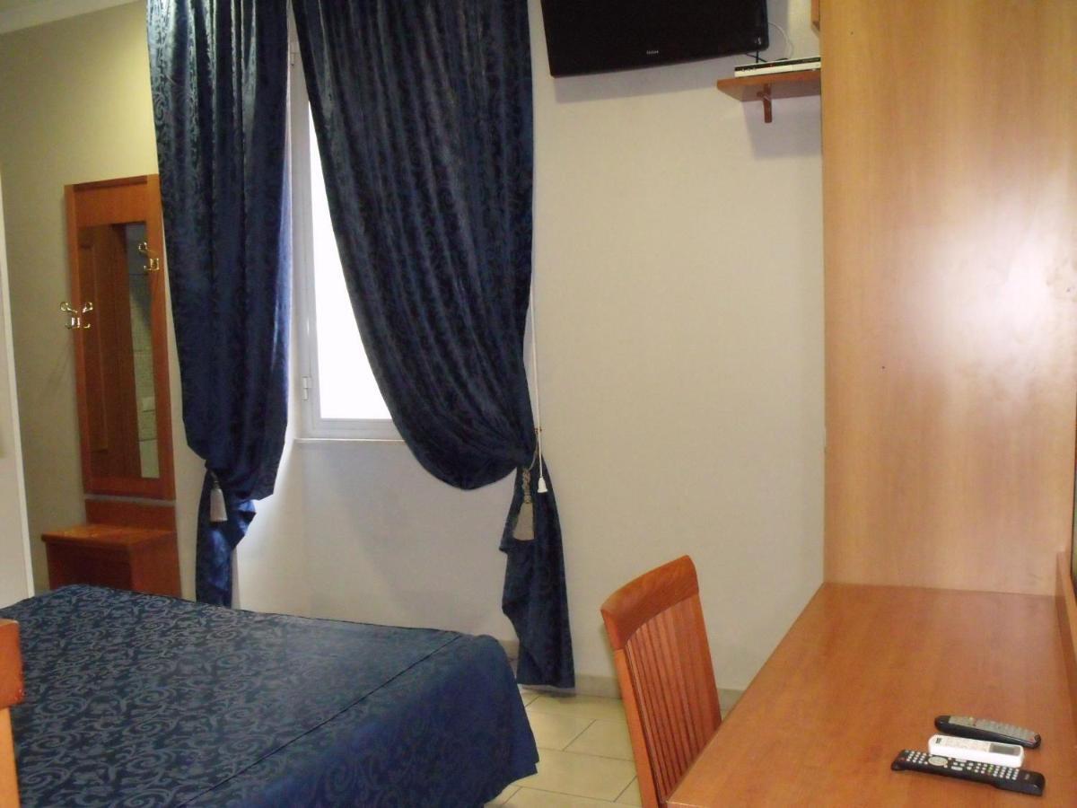 Hotel Domus Roxy Roma Esterno foto